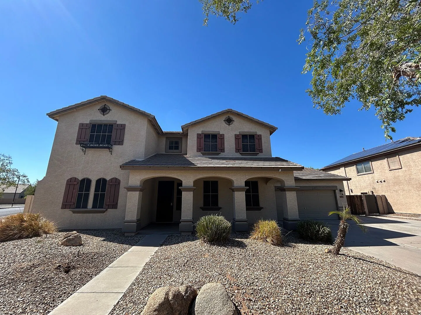 4 bed, 2.5 bath, 3886 sqft, $3,000 — Photo 2