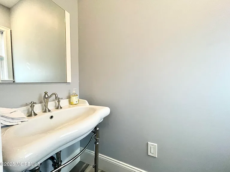 125 Cedar Ave — Photo 18