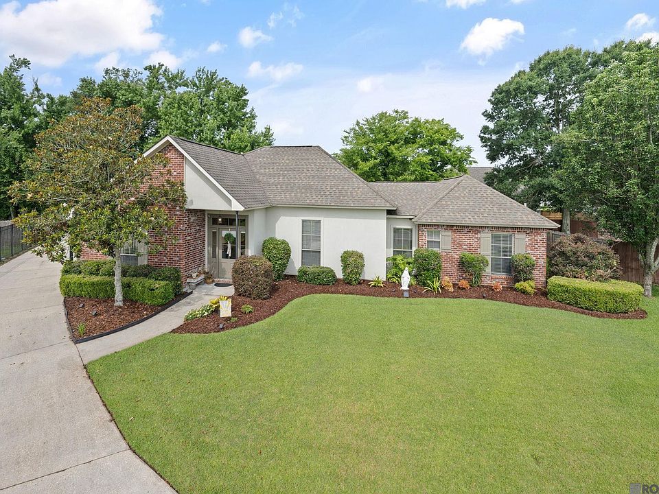 1st image of 13045 Oak Knoll Dr
