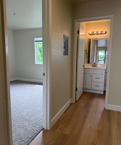 North Dutton Place Apartments — Photo 14