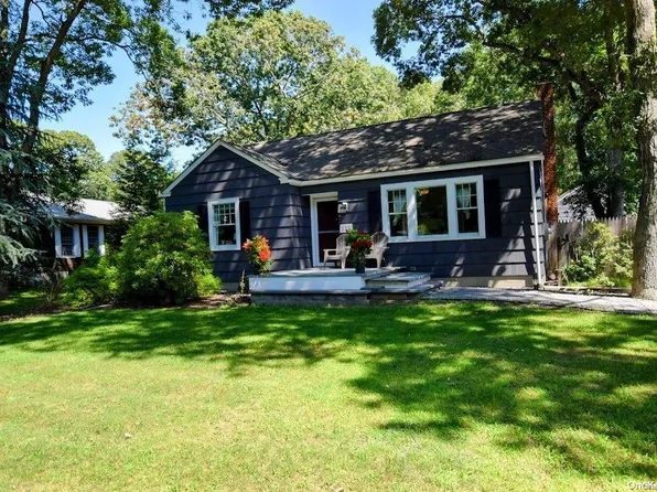 121 Hewlett Avenue, East Patchogue, NY 11772