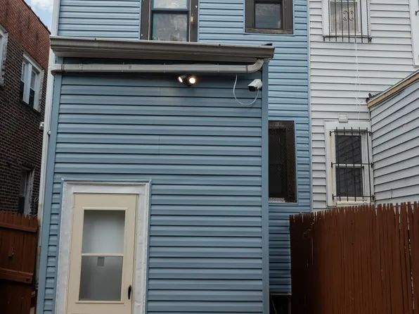 9728 Flatlands Avenue image 5 of 40