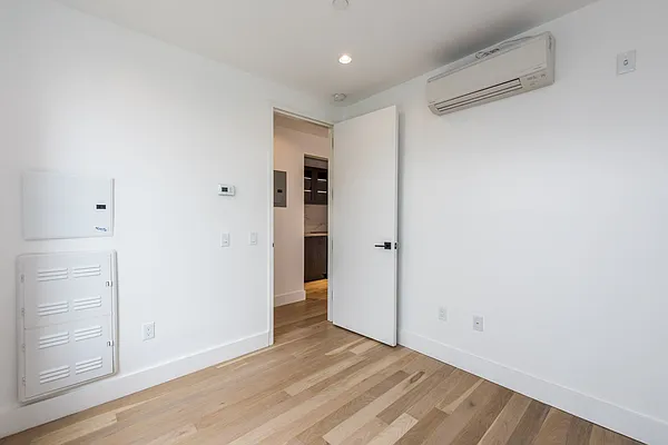 Rented by Nooklyn NYC LLC | media 38