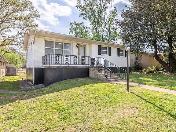3rd image of 1418 Woodland Dr