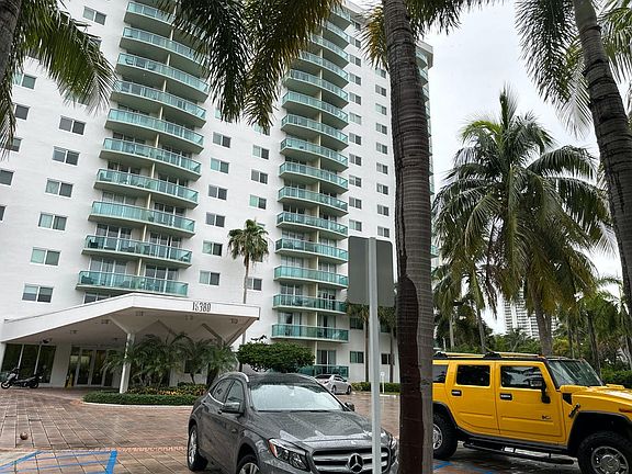3rd image of 19380 Collins Ave Penthouse 18
