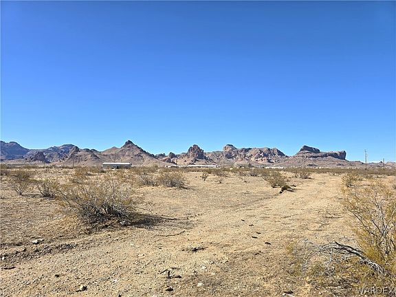 2nd image of 2449 S Canelo Rd