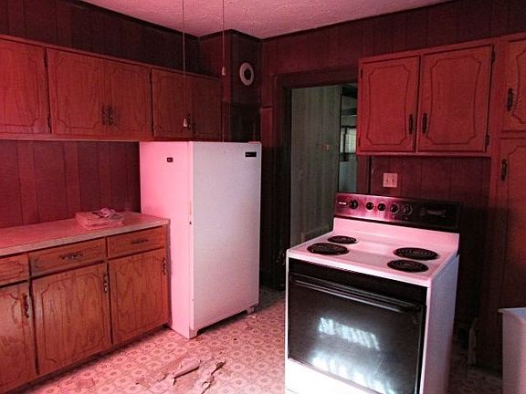 4th image of 213 E York Ave