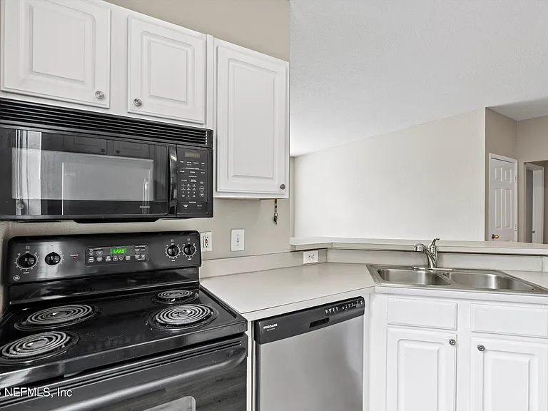 13700 Richmond Park Dr N #701 — Photo 12