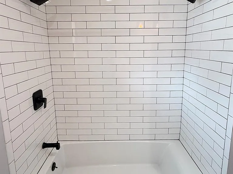 15 W Walnut St — Photo 9
