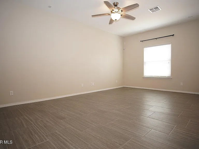 2136 William Caples St — Photo 7
