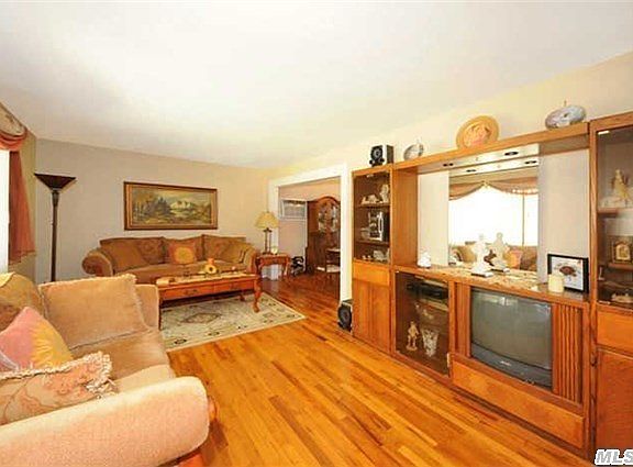 4th image of 155 Bergen St