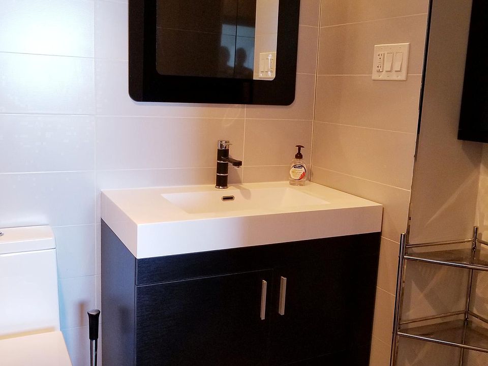 bathroom, aditional wall mirror and cabi