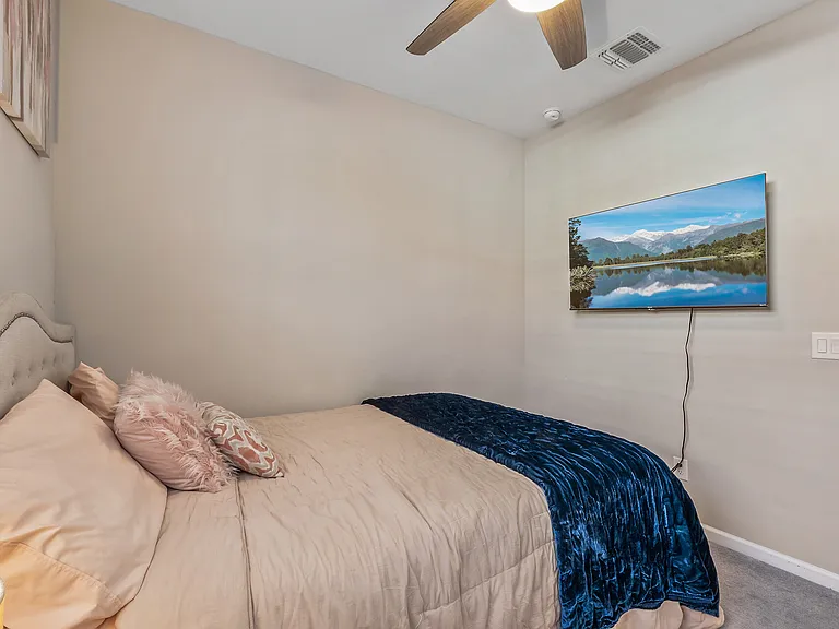 17352 W Paraiso Ln — Photo 11