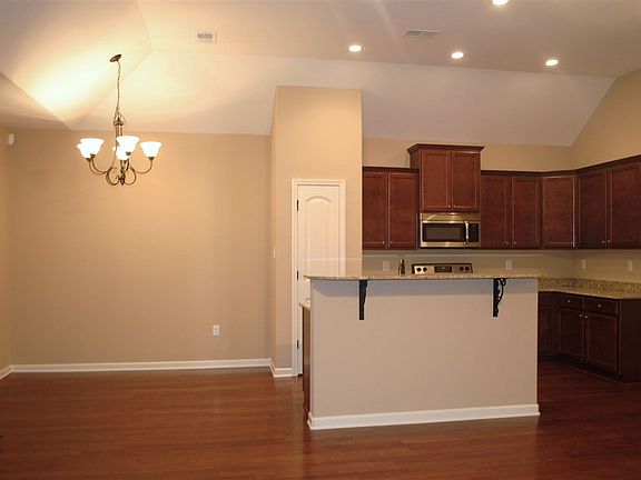 4th image of 35 Hidden Meadows Ln
