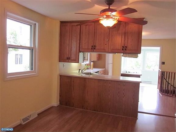 3rd image of 321 Highland Ave