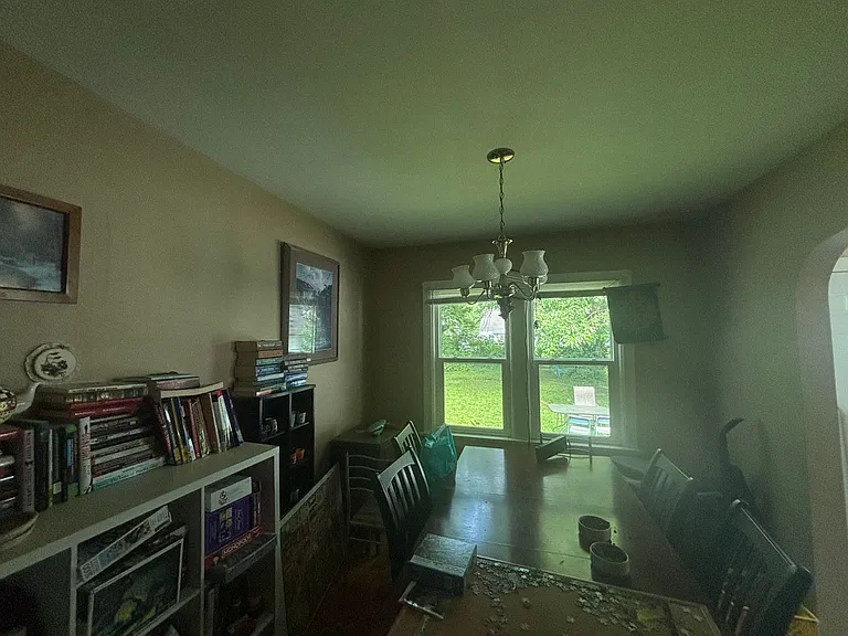 1821 S Florence Ave — Photo 5