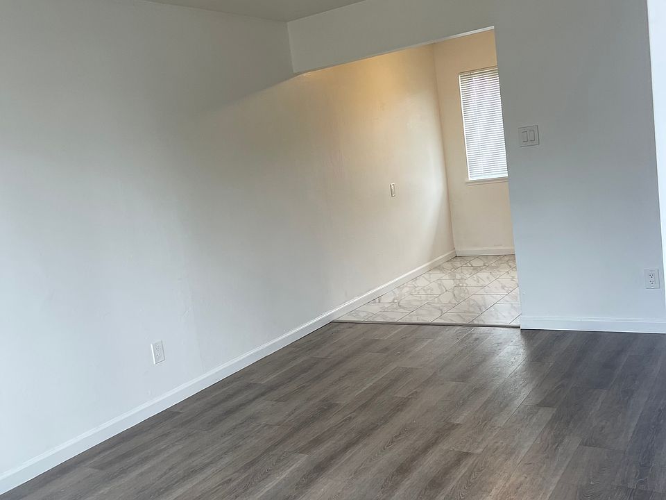 1st image of 683 Memorial Way APT 6