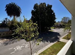 9221 Charleville Blvd APT B, Beverly Hills, CA 90212