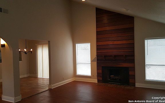 3rd image of 15518 River Bend Dr