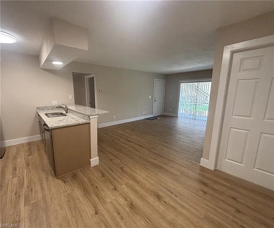 Building Photo - 5305 Summerlin Rd #501