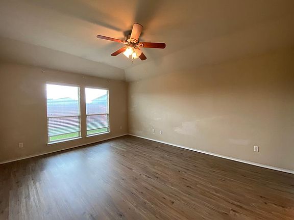 5th image of 717 Becard Dr