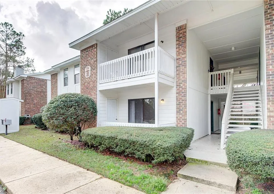 6050 Grelot Rd #103