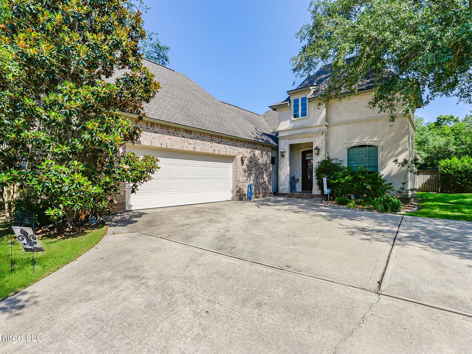 ♡ jd  New 2025 Exmark Lazer Z X-Series 72 in. Kohler EFI 38 hp