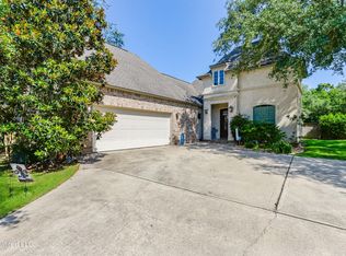 7338 Camellia Ct, Pass Christian, MS 39571