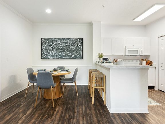 5th image of 3240 SW 34th St #200-0228