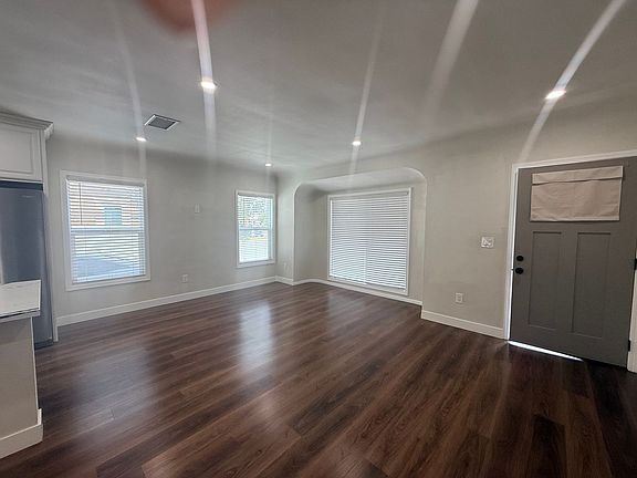 3rd image of 3688 Taft St