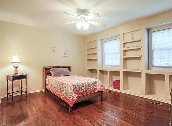 1114 Durham Dr — Photo 10