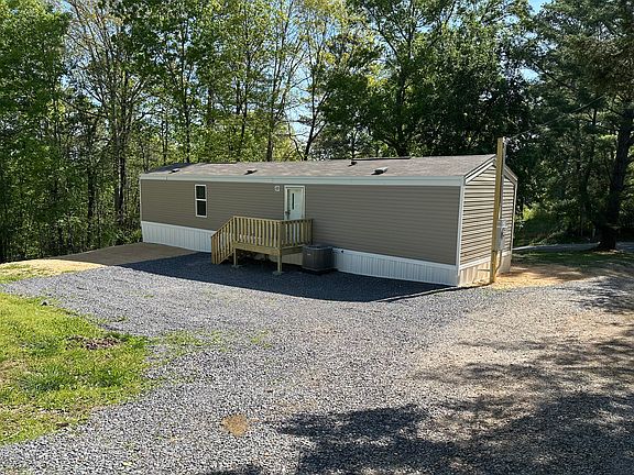 3rd image of 422 Pineywood Dr