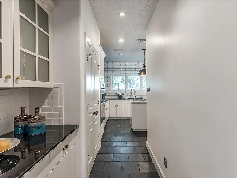 2108 Driscoll St — Photo 28