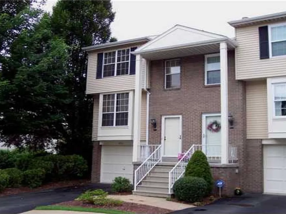 466 Shadywood Dr