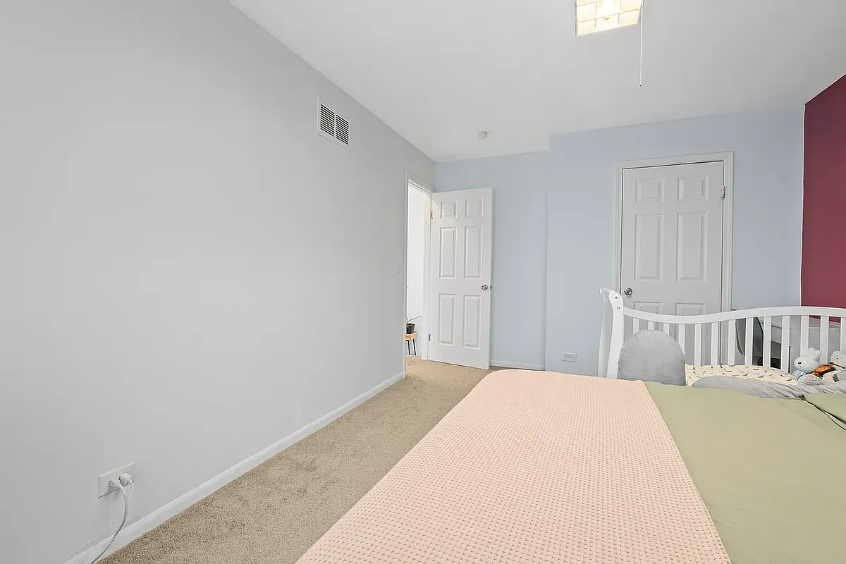 Building Photo - 277 E Alpine Dr