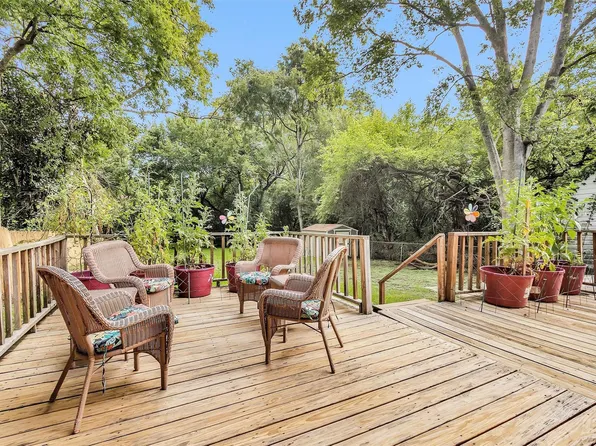 1720 18th St, Huntsville, TX 77340