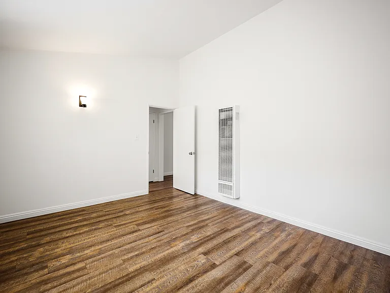 1563 Brockton Ave — Photo 19