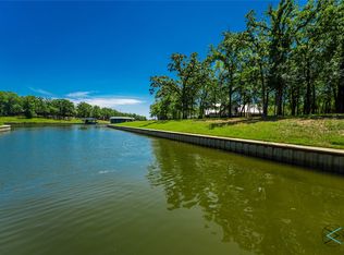 164 Saint Andrews Dr E, Mabank, TX 75156