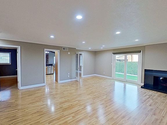 2nd image of 5517 Thelma Ave