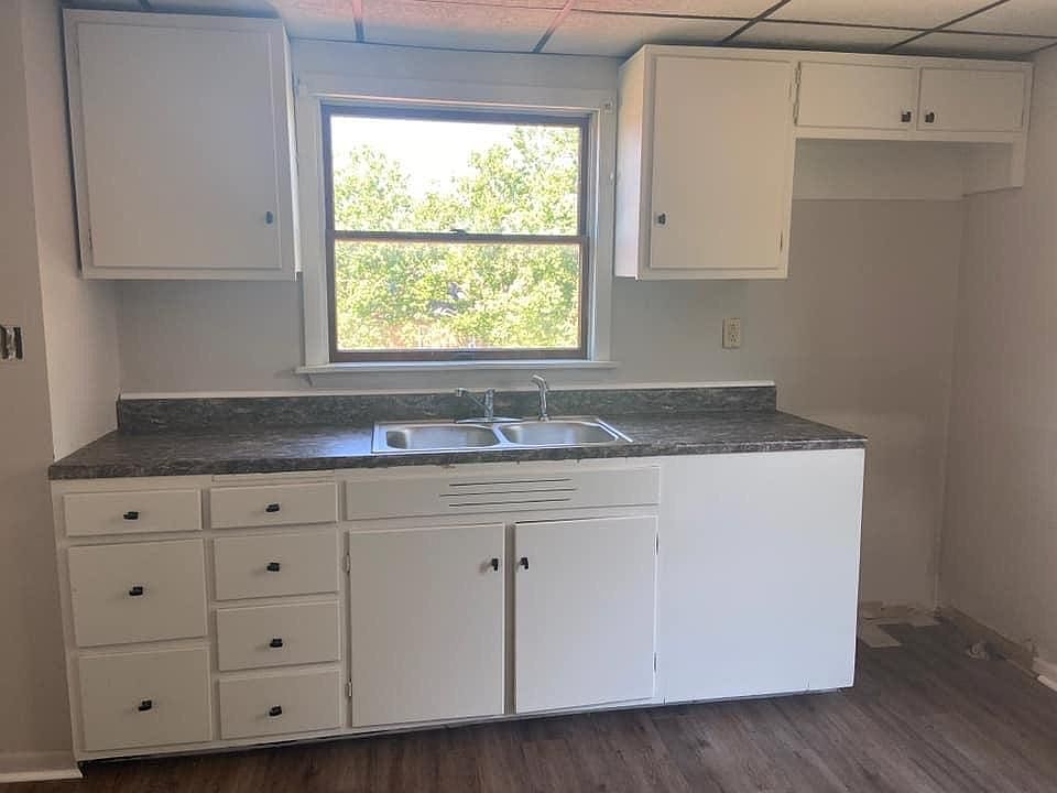 1st image of 15 Cuyler Ave #B