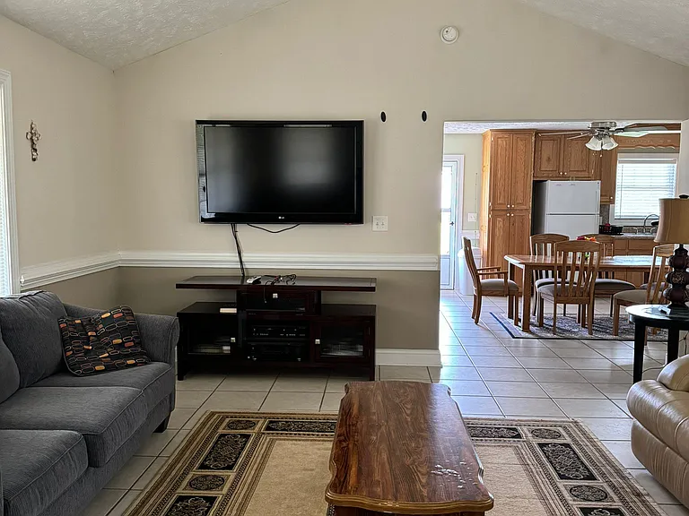378 Crepe Myrtle Dr #B — Photo 5