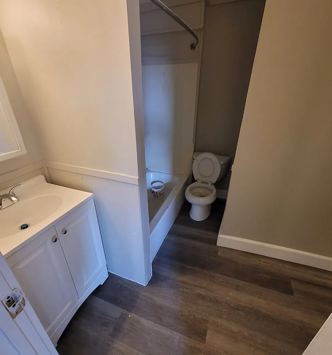 3 bed, 1000 sqft, $1,750 — Photo 2