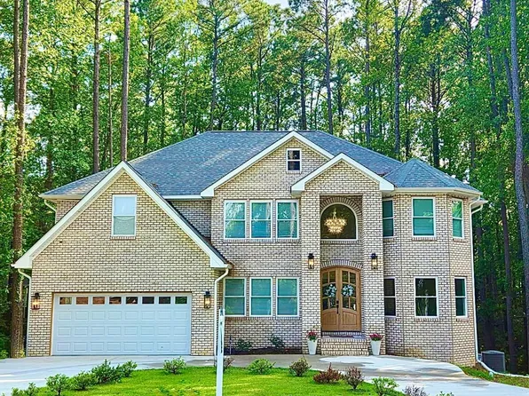 124 Providence Pl, Chocowinity, NC 27817