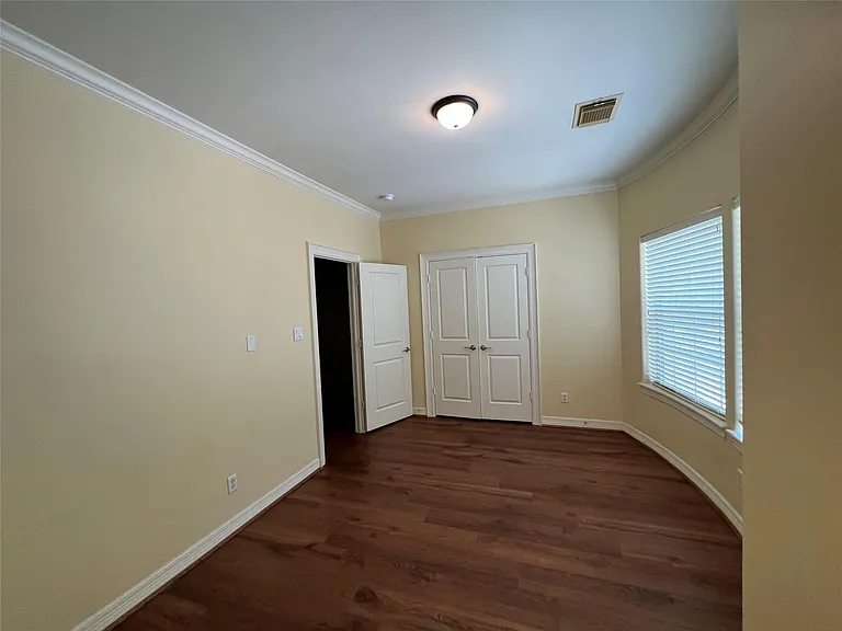 2807 Albany St — Photo 29