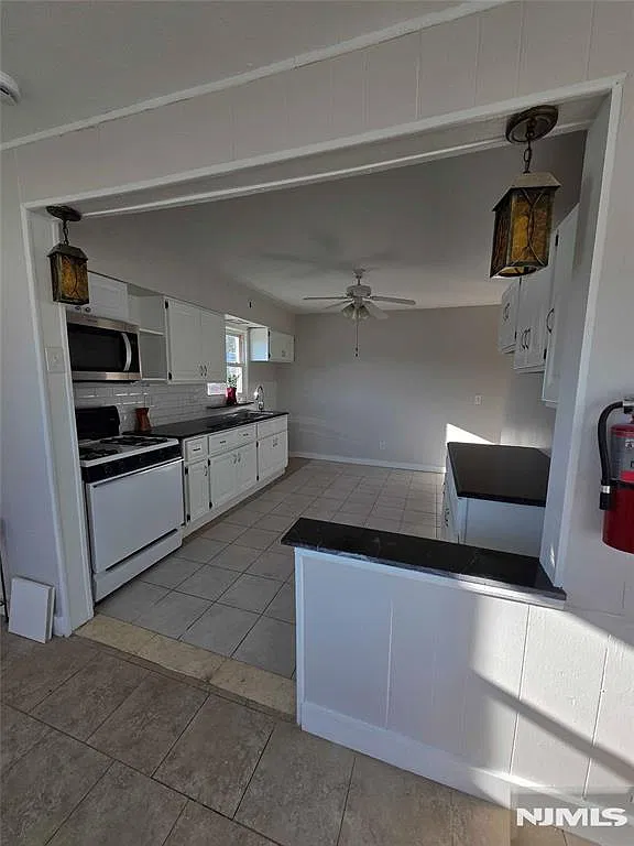 4 bed, 2.0 bath, $3,000 — Photo 3
