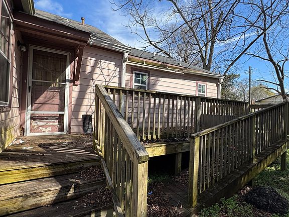 2nd image of 548 N Hill St