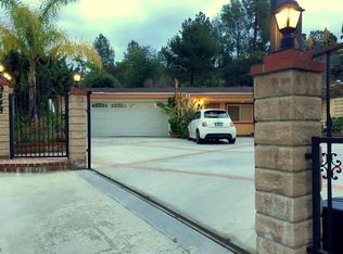 9448 Charrick Dr, Tujunga, CA 91042