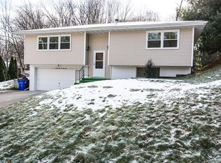 2179 Coldstream Ave NE, Cedar Rapids, IA 52402