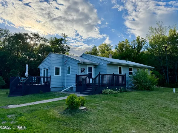 15560 102nd St NE, Pembina, ND 58271