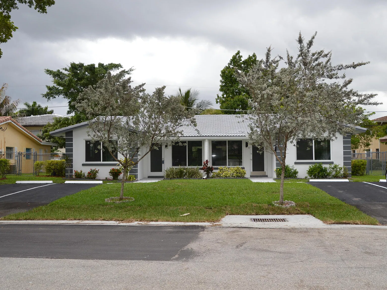 2 bed, 2.0 bath, 1003 sqft, $2,300 — Photo 1